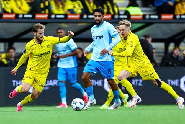Fotball, Champions League 2025 2026: Bodo Glimt - Union Saint-Gilloise Bodo 20260811. Ole Didrik Blomberg og Ola Brynhildsen under kvalifiseringskampen til Champions League mellom Bodo Glimt og Union Saint-Gilloise pa Aspmyra stadion. Foto: Mats Torbergsen NTB Bodo Norge EDITORIAL USE ONLY. RESTRICTED USE FOR BETTING COMPANIES Ref:_SPOCUZPxYHx7v4.jpg *** Soccer, Champions League 2025–2026 Bodo Glimt Union Saint Gilloise Bodo 20260811 Ole Didrik Blomberg and Ola Brynhildsen during the Champions League qualifying match between Bodo Glimt and Union Saint Gilloise at Aspmyra Stadium Photo: Mats Torbergsen NTB Bodo Norway EDITORIAL USE ONLY RESTRICTED USE FOR BETTING COMPANIES  Copyright: xMatsxTorbergsenx xNTBx