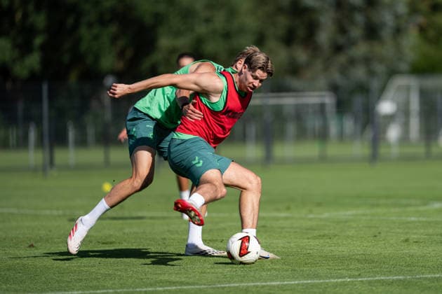 11.08.2026, GER Deutschland, Fussball, Saison 2026 2027, Trainingslager Werder Bremen, Tag 2. des Trainingslagers von SV Werder Bremen in Harsewinkel-Marienfeld, 2. Trainingseinheit des Tages Zweikampf zwischen Cedric Itten (SV Werder Bremen, 26) und Amos Pieper (SV Werder Bremen, 5) Harsewinkel-Marienfeld Hotel-Residence Klosterpforte Nordrhein-Westfalen (NRW) Deutschland *** August 11, 2026, GER Germany, Soccer, 2026–2027 Season, Werder Bremen Training Camp, Day 2 of SV Werder Bremen’s training camp in Harsewinkel Marienfeld, 2nd training session of the day: a tackle between Cedric Itten (SV Werder Bremen, 26) and Amos Pieper (SV Werder Bremen, 5) in Harsewinkel-Marienfeld at the Hotel Residence Klosterpforte, North Rhine-Westphalia (NRW), Germany Copyright: xnordphotoxGmbHx xChristianxSchulzex