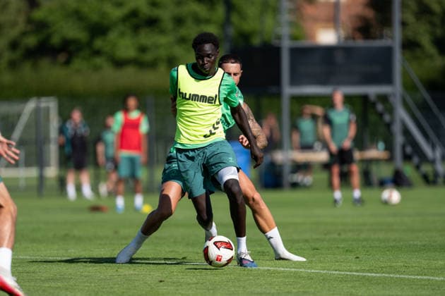 11.08.2026, GER Deutschland, Fussball, Saison 2026 2027, Trainingslager Werder Bremen, Tag 2. des Trainingslagers von SV Werder Bremen in Harsewinkel-Marienfeld, 2. Trainingseinheit des Tages Zweikampf zwischen Karim Coulibaly (SV Werder Bremen, 31) und Marco Friedl (SV Werder Bremen, 32) Harsewinkel-Marienfeld Hotel-Residence Klosterpforte Nordrhein-Westfalen (NRW) Deutschland *** August 11, 2026, GER Germany, Soccer, 2026–2027 Season, Werder Bremen Training Camp, Day 2 of SV Werder Bremen’s training camp in Harsewinkel Marienfeld, 2nd training session of the day: A tackle between Karim Coulibaly (SV Werder Bremen, 31) and Marco Friedl (SV Werder Bremen, 32) in Harsewinkel Marienfeld at the Hotel Residence Klosterpforte, North Rhine-Westphalia (NRW), Germany Copyright: xnordphotoxGmbHx xChristianxSchulzex