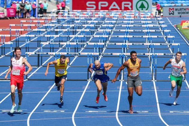 27th European Athletics Championships - Birmingham 2026: Day Two Poland s Damian Czykier looks to his right as Romania s Alin Ionut Anton, Ukraine s Oleh Kukota and Germany s Gregory Minoue compete for places and qualification times during heat 1 of round 1 of the men s 110m hurdles event on day two of the 2026 European Athletics Championships at the Alexander Stadium in Perry Bar, Birmingham, England. Perry Bar Birmingham United Kingdom  Copyright: xMIxNewsx originalFilename:fletcher-european260811_npU0c.jpg