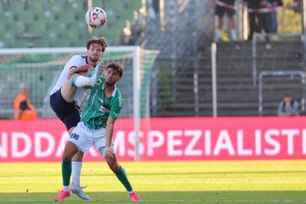11.08.26, GER, Regionalliga Nord, Fussball, 1. Spieltag, Saison 2026 2027, Dietmar-Scholze-Stadion an der Lohmuehle, VfB Lübeck vs VfB Oldenburg Marc Schröder Marc Schroeder (VfB Oldenburg 20) im Zweikampf gegen Dardan Karimani (VfB Luebeck 10) Foto nordphoto GmbH Tauchnitz Luebeck Dietmar-Scholze-Stadion an der Lohmuehle SH Germany *** August 26, 2026, GER, Regionalliga Nord, Soccer, Matchday 1, 2026–2027 Season, Dietmar Scholze Stadium an der Lohmuehle, VfB Lübeck vs. VfB Oldenburg: Marc Schröder (VfB Oldenburg 20) in a tackle against Dardan Karimani (VfB Lübeck 10). Photo: nordphoto GmbH, Tauchnitz, Lübeck, Dietmar Scholze Stadium an der Lohmuehle, SH, Germany Copyright: xnordphotoxGmbHx xTauchnitzx