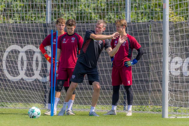Ingolstadt, Deutschland 11. August 2026: 3. Liga - 2026 2027 - FC Ingolstadt 04 - Training Im Bild: v.li. Torwart David Klein (FCI), Torwart Markus Ponath (FCI), Torwart-Trainer Alexander Kunze (FCI) und Torwart Rafael Eßlinger Esslinger (FCI) Trainingsgelände Audi Sportpark Bayern *** Ingolstadt, Germany, August 11, 2026, 3rd League 2026–2027, FC Ingolstadt 04 Training. Pictured from left: Goalkeeper David Klein (FCI), Goalkeeper Markus Ponath (FCI), goalkeeper coach Alexander Kunze (FCI), and goalkeeper Rafael Eßlinger (FCI) at the Audi Sportpark Bayern training facility Copyright: xFotostandx xSchäferx