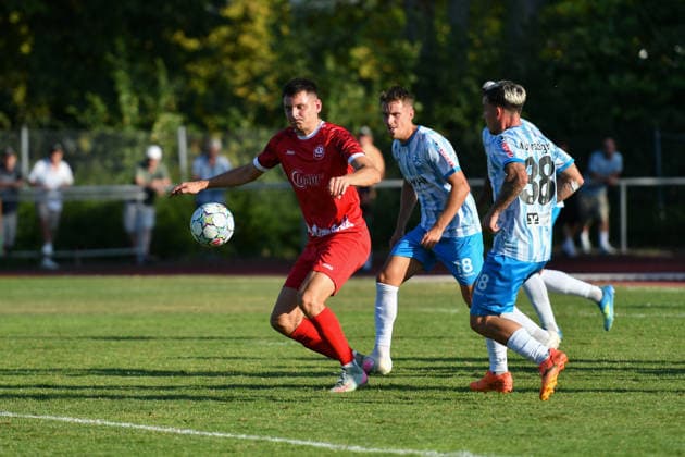 Aaron Leyhr (FC Rottenburg, 32), Maximilian Zaiser (SV Stuttgarter Kickers, 18), Lukas Kiefer (SV Stuttgarter Kickers, 28) FC Rottenburg vs. SV Stuttgarter Kickers ,Fussball, WFV-Pokal, Gruppe 3, 3. Runde, Wuerttemberg, Saison 2026 2027, 11.08.2026, FC Rottenburg vs. SV Stuttgarter Kickers ,Fussball, WFV-Pokal, Gruppe 3, 3. Runde, Wuerttemberg, Saison 2026 2027, 11.08.2026 Rottenburg am Neckar *** Aaron Leyhr, FC Rottenburg, 32; Maximilian Zaiser, SV Stuttgarter Kickers, 18; Lukas Kiefer, SV Stuttgarter Kickers, 28; FC Rottenburg vs. SV Stuttgarter Kickers, Soccer, WFV Cup, Group 3, Round 3, Württemberg, 2026–2027 Season, August 11, 2026, FC Rottenburg vs. SV Stuttgarter Kickers, Soccer, WFV Cup, Group 3, Round 3, Württemberg, 2026–2027 Season, August 11, 2026, Rottenburg am Neckar Copyright: xEibner-Pressefoto RalphxKunzex EP_RKE
