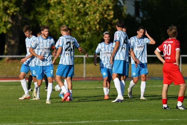 die Stuttgarter haben gerade das 4:0 erzielt FC Rottenburg vs. SV Stuttgarter Kickers ,Fussball, WFV-Pokal, Gruppe 3, 3. Runde, Wuerttemberg, Saison 2026 2027, 11.08.2026, FC Rottenburg vs. SV Stuttgarter Kickers ,Fussball, WFV-Pokal, Gruppe 3, 3. Runde, Wuerttemberg, Saison 2026 2027, 11.08.2026 Rottenburg am Neckar *** Stuttgart has just scored the 4-0 goal. FC Rottenburg vs. SV Stuttgarter Kickers, Soccer, WFV Cup, Group 3, Round 3, Württemberg, 2026–2027 Season, August 11, 2026, FC Rottenburg vs. SV Stuttgarter Kickers, Soccer, WFV Cup, Group 3, Round 3, Württemberg, 2026–2027 Season, August 11, 2026, Rottenburg am Neckar Copyright: xEibner-Pressefoto RalphxKunzex EP_RKE