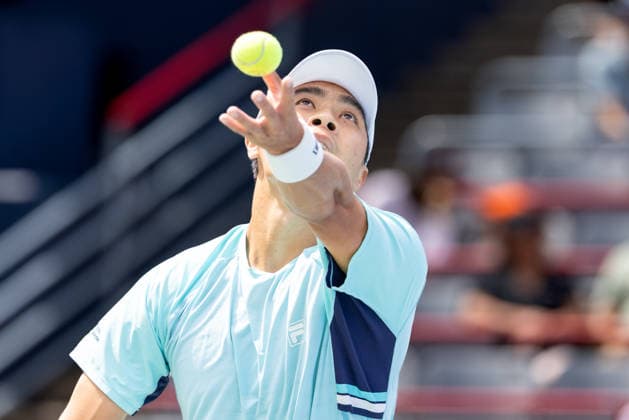 August 11, 2026, Montreal, Quebec, Canada: BRANDON NAKASHIMA (28) from USA serving in match against Luciano Darderi (19) from Italia in quarter final at Canadian Open at IGA stadium in Montreal, Quebec, Canada on 2026-08-11 TENNIS: Canadian Open Montreal 2026  - ZUMAl189 20260811_zsp_l189_002 Copyright: xYannickxLegarex