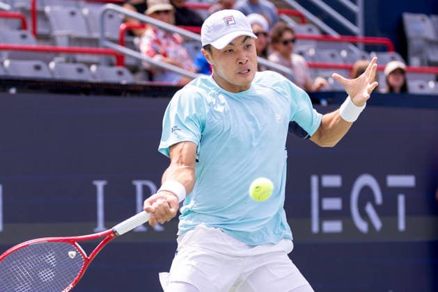 August 11, 2026, Montreal, Quebec, Canada: BRANDON NAKASHIMA (28) from USA forehand in match against Luciano Darderi (19) from Italia in quarter final at Canadian Open at IGA stadium in Montreal, Quebec, Canada on 2026-08-11 TENNIS: Canadian Open Montreal 2026  - ZUMAl189 20260811_zsp_l189_004 Copyright: xYannickxLegarex