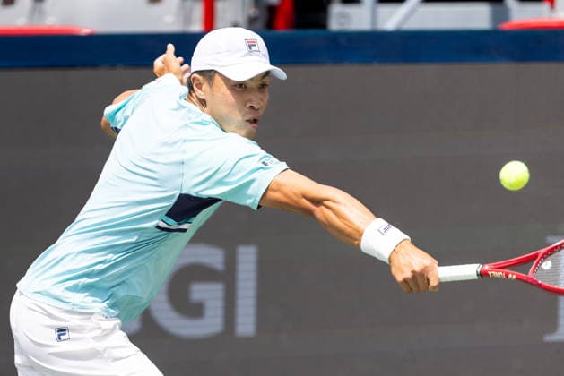 August 11, 2026, Montreal, Quebec, Canada: BRANDON NAKASHIMA (28) from USA backhand in match against Luciano Darderi (19) from Italia in quarter final at Canadian Open at IGA stadium in Montreal, Quebec, Canada on 2026-08-11 TENNIS: Canadian Open Montreal 2026  - ZUMAl189 20260811_zsp_l189_009 Copyright: xYannickxLegarex