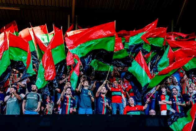 NIJMEGEN - Supporters of N.E.C. Nijmegen tijdens de Champions League wedstrijd tussen N.E.C. en Olympiacos in Stadion de Goffert op 11 augustus 2026 in Nijmegen , Nederland. - *** NIJMEGEN Supporters of NEC Nijmegen during the Champions League match between NEC and Olympiacos at De Goffert Stadium on August 11, 2026, in Nijmegen, the Netherlands