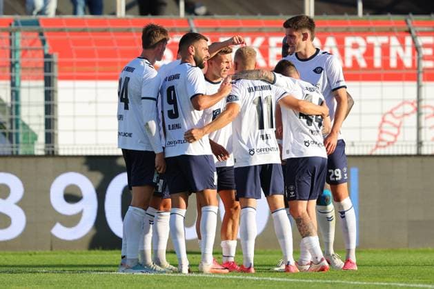 11.08.26, GER, Regionalliga Nord, Fussball, 1. Spieltag, Saison 2026 2027, Dietmar-Scholze-Stadion an der Lohmuehle, VfB Lübeck vs VfB Oldenburg Torjubel Jubel. Torschütze Torschuetze Nico Knystock (VfB Oldenburg 44) jubelt ueber das Tor zum 0:1 Foto nordphoto GmbH Tauchnitz Luebeck Dietmar-Scholze-Stadion an der Lohmuehle SH Germany *** August 26, 2026, GER, Regionalliga Nord, Soccer, Matchday 1, 2026–2027 Season, Dietmar Scholze Stadium at the Lohmühle, VfB Lübeck vs. VfB Oldenburg Goal celebration Cheering Goal scorer(s) Nico Knystock of VfB Oldenburg (44) celebrates the goal that made it 0–1 Photo: nordphoto GmbH, Tauchnitz, Lübeck, Dietmar Scholze Stadium an der Lohmuehle, SH, Germany Copyright: xnordphotoxGmbHx xTauchnitzx