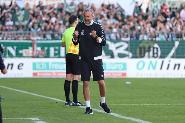 Fußball I Herren I Saison 2026 2027 I Regionalliga Nord I 3. Spieltag I VfB Lübeck - VfB Oldenburg I 11.08.2026 Jubel von Dario Fossi (Trainer, VfB Oldenburg) Lübeck Stadion an der Lohmühle Schleswig-Holstein Deutschland *** Soccer I Men s Team I 2026–2027 Season I Regionalliga Nord I Matchday 3 I VfB Lübeck vs. VfB Oldenburg I August 11, 2026: Coach Dario Fossi celebrates, VfB Oldenburg, Lübeck Stadium an der Lohmühle, Schleswig-Holstein, Germany Copyright: xLobeca VivianxPfaffx