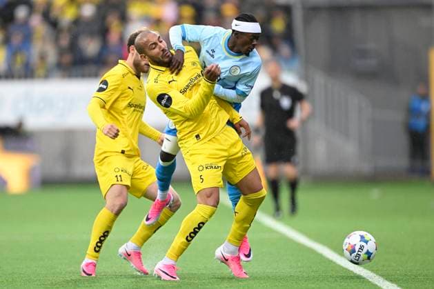 Bodo Glimt v Royale Union Saint-Gilloise - UEFA Champions League BODO, NORWAY - AUGUST 11 : Fuseini Mohammed Gadafi forward of Royale Union Saint-Gilloise is fighting for the ball with Haitam Aleesami defender of FK Bodo Glimt during the UEFA Champions League 2026 27 third qualifying round second leg between Bodo Glimt and Royale Union Saint-Gilloise on August 11, 2026 in Bodo, Norway, 11 08 2026 Bodo Norway  Copyright: xNicoxVereeckenx