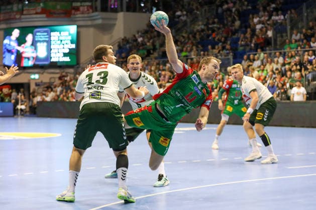 11.08.2026, xgox, Handball - Hummel Cup 2026 SC Magdeburg - GWD Mindenemspor, v.l. Felix Claar (Magdeburg, 7) wirft Tor, Torschuetze, erzielt Tor, Treffer, scores the goal Magdeburg *** August 11, 2026, xgox, 2026 Hummel Cup Handball Match: SC Magdeburg vs. GWD Mindenemspor, from left: Felix Claar (Magdeburg), 7 takes a shot, goal scorer, scores a goal, Magdeburg