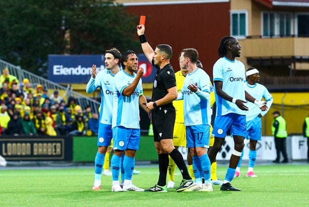 Fotball, Champions League 2025 2026: Bodo Glimt - Union Saint-Gilloise Bodo 20260811. Rodt kort under kvalifiseringskampen til Champions League mellom Bodo Glimt og Union Saint-Gilloise pa Aspmyra stadion. Foto: Mats Torbergsen NTB Bodo Norge EDITORIAL USE ONLY. RESTRICTED USE FOR BETTING COMPANIES Ref:_SPOeC6q2xWSozU.jpg *** Soccer, Champions League 2025–2026 Bodo Glimt vs. Union Saint-Gilloise Bodo, August 11, 2026 Red card during the Champions League qualifying match between Bodo Glimt and Union Saint-Gilloise at Aspmyra Stadium Photo: Mats Torbergsen, NTB, Bodo, Norway EDITORFOR EDITORIAL USE ONLY; RESTRICTED USE FOR BETTING COMPANIES  Copyright: xMatsxTorbergsenx xNTBx