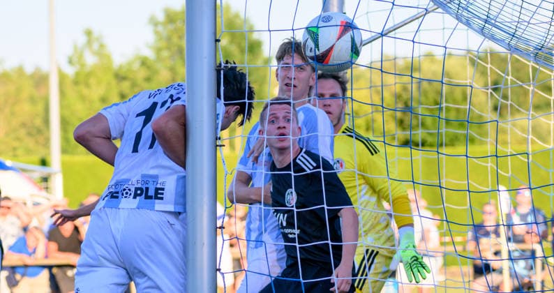 11.08.2026 - Fussball - Saison 2026 2027 - BFV - Toto-Pokal : FC Wendelstein - TSV 1860 München ( Löwen ) - - xwoxzix - Cristian Leone (17, TSV 1860 München ) erzielt Treffer Tor Torschuß zum 1:5 *** August 11, 2026 Soccer Season 2026–2027 BFV Toto Cup FC Wendelstein TSV 1860 Munich Lions xwoxzix Cristian Leone 17, TSV 1860 Munich scores a goal on a shot to make it 1–5