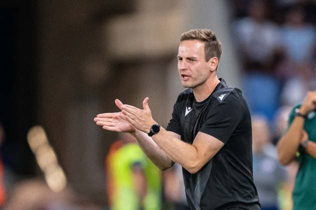Coach Torjus Aksum gesticulates during Champions League qualifying round 3 match, SK Slovan Bratislava - Mjallby AIF , 11. august 2026, Tehelne pole Stadium, Bratislava, Slovakia Copyright: xMICHALxFAJT,ZOSPORTU.SKx MAJ_5726