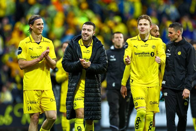 Fotball, Champions League 2025 2026: Bodo Glimt - Union Saint-Gilloise Bodo 20260811. Bodo Glimt feirer etter seier under kvalifiseringskampen til Champions League mellom Bodo Glimt og Union Saint-Gilloise pa Aspmyra stadion. Foto: Mats Torbergsen NTB Bodo Norge EDITORIAL USE ONLY. RESTRICTED USE FOR BETTING COMPANIES Ref:_SPOc-2qHjvojSg.jpg *** Soccer, Champions League 2025 2026 Bodo Glimt Union Saint Gilloise Bodo 20260811 Bodo Glimt celebrates after winning the Champions League qualifying match between Bodo Glimt and Union Saint Gilloise at Aspmyra Stadium. Photo: Mats Torbergsen, NTB Bodo, Norway EDITORIAL USE ONLY RESTRICTED USE FOR BETTING COMPANIES  Copyright: xMatsxTorbergsenx xNTBx