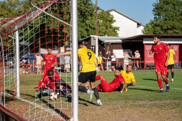 Marlon Fass (SG Sonnenhof Großaspach, 09) erzielt das 0:2, SSV Schwäbisch Hall vs. SG Sonnenhof Großaspach, Fussball, WFV-Pokal, 3. Runde, 11.08.2026 Schwäbisch Hall Baden-Wuerttemberg Deutschland *** Marlon Fass of SG Sonnenhof Großaspach scores the 0-2 goal in the 9th minute; SSV Schwäbisch Hall vs. SG Sonnenhof Großaspach, Soccer, WFV Cup, 3rd Round, August 11, 2026, Schwäbisch Hall, Baden-Württemberg, Germany Copyright: xkolbert-press PhilipxZieglerx