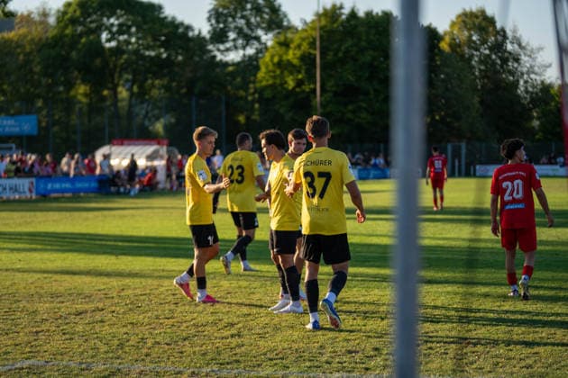 Kollektiver Torjubel nach dem 0:6 Endstandstrefffer, SSV Schwäbisch Hall vs. SG Sonnenhof Großaspach, Fussball, WFV-Pokal, 3. Runde, 11.08.2026 Schwäbisch Hall Baden-Wuerttemberg Deutschland *** Collective celebration after the 0–6 winning goal, SSV Schwäbisch Hall vs. SG Sonnenhof Großaspach, soccer, WFV Cup, 3rd round, August 11, 2026, Schwäbisch Hall, Baden-Württemberg, Germany Copyright: xkolbert-press PhilipxZieglerx