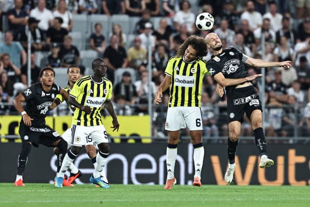 SOCCER - UEFA CL, Sturm vs Fenerbahce GRAZ,AUSTRIA,11.AUG.26 - SOCCER - UEFA Champions League, qualification, SK Sturm Graz vs Fenerbahce Istanbul. Image shows N Golo Kante, MattÃ o Guendouzi (Fenerbahce) and Jon Gorenc Stankovic (Sturm).  GEPAxpictures xChrisxBauer