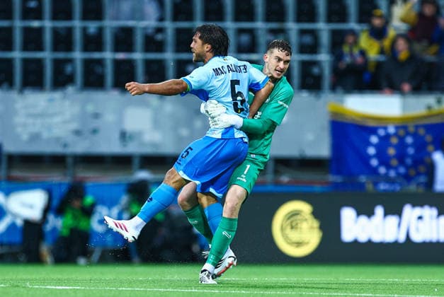 Fotball, Champions League 2025 2026: Bodo Glimt - Union Saint-Gilloise Bodo 20260811. Kevin Mac Allister og Vic Chambaere under kvalifiseringskampen til Champions League mellom Bodo Glimt og Union Saint-Gilloise pa Aspmyra stadion. Foto: Mats Torbergsen NTB Bodo Norge EDITORIAL USE ONLY. RESTRICTED USE FOR BETTING COMPANIES Ref:_SPOrpbWWB9H4S0.jpg *** Soccer, Champions League 2025–2026 Bodo Glimt Union Saint Gilloise Bodo 20260811 Kevin Mac Allister and Vic Chambaere during the Champions League qualifying match between Bodo Glimt and Union Saint Gilloise at Aspmyra Stadium Photo: Mats Torbergsen, NTB Bodo, Norway EDITORIAL USE ONLY RESTRICTED USE FOR BETTING COMPANIES  Copyright: xMatsxTorbergsenx xNTBx