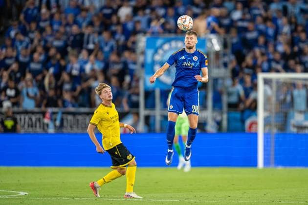 Alen Mustafic header during Champions League qualifying round 3 match, SK Slovan Bratislava - Mjallby AIF , 11. august 2026, Tehelne pole Stadium, Bratislava, Slovakia Copyright: xMICHALxFAJT,ZOSPORTU.SKx MAJ_5956