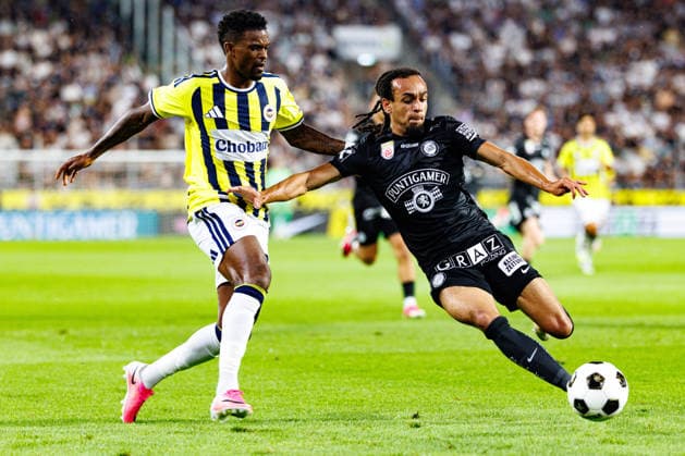 GRAZ, AUSTRIA - 11 AUGUST 2026: Image shows Soglo Emran (Sturm Graz, 18) and Semedo NÃ lson (Fenerbahce, 27) during UEFA Champions League 2026 27 Third Qualifying Round, Second Leg: SK Sturm Graz vs Fenerbahce SK at Stadion Graz Liebenau on 11 08 2026 in Graz, Austria. Austria Copyright: xFröhlichxPascalx