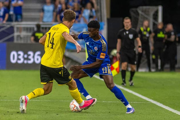 Villiam Granath of Mjallby and Camara Suleiman of SK Slovan Bratislava seen during UEFA Champions league third qualifying round game between teams of SK Slovan Bratislava and Mjallby (Dominika Kortvelyesiova Ball Raw Images) Bratislava Tehelne Pole stadium Slovakia Copyright: xDominikaxKortvelyesiovax DKOR1186