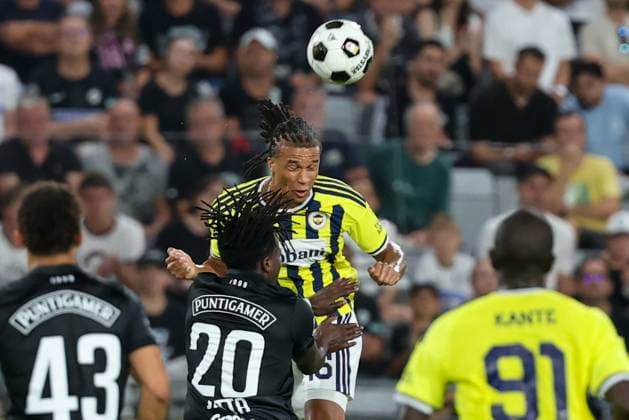 11 August 2026 - SOCCER - 2026 27 UEFA CHAMPIONS LEAGUE, Third Qualifying Round, 2nd Leg SK Sturm Graz vs Fenerbahce SK Seedy Jatta (Sturm Graz) and Nathan Ake (Fenerbahce) in aerial duel Graz Stadion Graz Liebenau Styria Austria Copyright: xYigitxOermex xPsxImagesxYigitxOermex xPsxImagesx