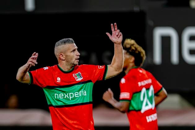 NIJMEGEN - N.E.C. Nijmegen aanvaller Bryan Linssen viert zijn doelpunt tijdens de Champions League wedstrijd tussen N.E.C. en Olympiacos in Stadion de Goffert op 11 augustus 2026 in Nijmegen , Nederland. - *** NIJMEGEN N E C Nijmegen forward Bryan Linssen celebrates his goal during the Champions League match between N E C and Olympiacos at Stadion de Goffert on August 11, 2026, in Nijmegen, the Netherlands