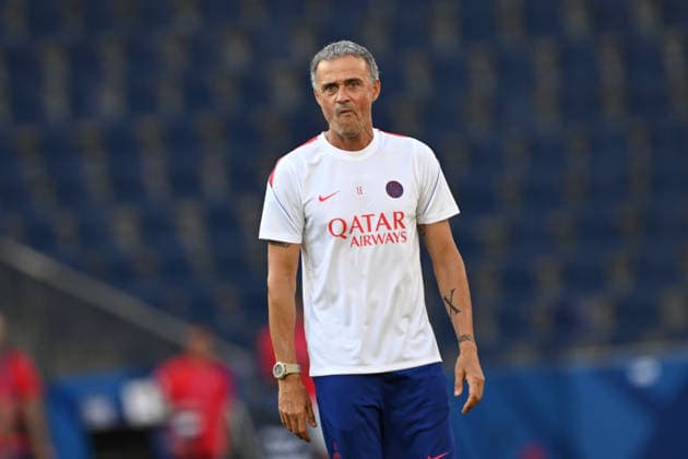PSG hold final training session ahead of UEFA Super Cup SALZBURG, AUSTRIA - AUGUST 11: Paris Saint-Germain head coach Luis Enrique leads the team s final training session at Salzburg Stadium in Salzburg, Austria, ahead of the UEFA Super Cup match against Aston Villa on August 11, 2026. Harun Ozalp Anadolu Salzburg Austria. Editorial use only. Please get in touch for any other usage.  Copyright: x2026xAnadoluxHarunxOzalpx