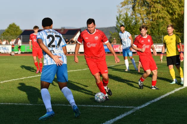 Rene Hirschka (FC Rottenburg, 05), David Udogu (SV Stuttgarter Kickers, 27) FC Rottenburg vs. SV Stuttgarter Kickers ,Fussball, WFV-Pokal, Gruppe 3, 3. Runde, Wuerttemberg, Saison 2026 2027, 11.08.2026, FC Rottenburg vs. SV Stuttgarter Kickers ,Fussball, WFV-Pokal, Gruppe 3, 3. Runde, Wuerttemberg, Saison 2026 2027, 11.08.2026 Rottenburg am Neckar *** Rene Hirschka, FC Rottenburg, 05; David Udogu, SV Stuttgarter Kickers, 27; FC Rottenburg vs. SV Stuttgarter Kickers; Soccer; WFV Cup; Group 3; 3rd Round; Württemberg; 2026–2027 Season; August 11, 2026, FC Rottenburg vs. SV Stuttgarter Kickers, Soccer, WFV Cup, Group 3, Round 3, Württemberg, 2026–2027 Season, August 11, 2026, Rottenburg am Neckar Copyright: xEibner-Pressefoto RalphxKunzex EP_RKE