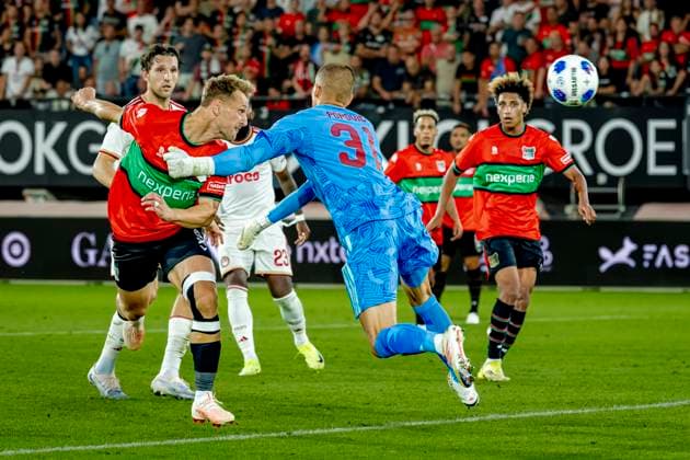 NIJMEGEN - N.E.C. Nijmegen aanvaller Kaj Sierhuis scoort de 2-1 maar het is buitenspel tijdens de Champions League wedstrijd tussen N.E.C. en Olympiacos in Stadion de Goffert op 11 augustus 2026 in Nijmegen , Nederland. - *** NIJMEGEN N E C Nijmegen forward Kaj Sierhuis scores the 2-1 goal, but it is ruled offside during the Champions League match between N E C and Olympiacos at Stadion de Goffert on August 11, 2026, in Nijmegen, the Netherlands