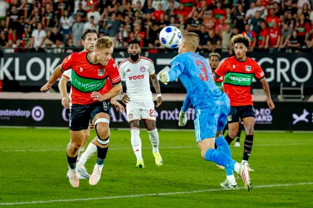 NIJMEGEN - N.E.C. Nijmegen aanvaller Kaj Sierhuis scoort de 2-1 maar het is buitenspel tijdens de Champions League wedstrijd tussen N.E.C. en Olympiacos in Stadion de Goffert op 11 augustus 2026 in Nijmegen , Nederland. - *** NIJMEGEN N E C Nijmegen forward Kaj Sierhuis scores the 2-1 goal, but it is ruled offside during the Champions League match between N E C and Olympiacos at Stadion de Goffert on August 11, 2026, in Nijmegen, the Netherlands