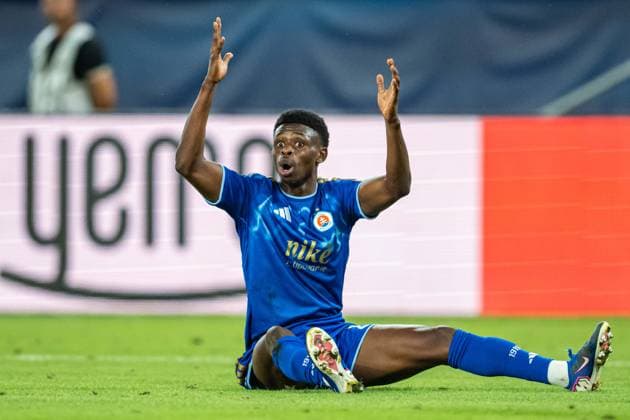 Suleiman Camara nervous gesticulates during Champions League qualifying round 3 match, SK Slovan Bratislava - Mjallby AIF , 11. august 2026, Tehelne pole Stadium, Bratislava, Slovakia Copyright: xMICHALxFAJT,ZOSPORTU.SKx MAJ_6030
