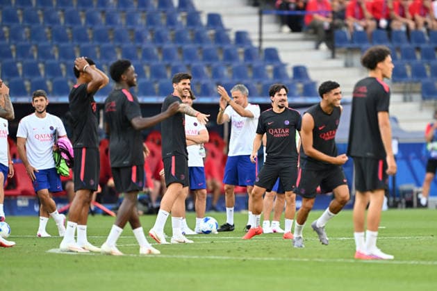 PSG hold final training session ahead of UEFA Super Cup SALZBURG, AUSTRIA - AUGUST 11: Paris Saint-Germain s head coach Luis Enrique leads his team s final training session under head coach Luis Enrique at Salzburg Stadium in Salzburg, Austria, ahead of the UEFA Super Cup match against Aston Villa on August 11, 2026. Isa Terli Anadolu Salzburg Austria. Editorial use only. Please get in touch for any other usage.  Copyright: x2026xAnadoluxIsaxTerlix