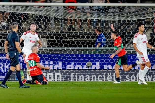 NIJMEGEN - N.E.C. Nijmegen aanvaller Emre Mor scoort de 2-1 en viert zijn doelpunt tijdens de Champions League wedstrijd tussen N.E.C. en Olympiacos in Stadion de Goffert op 11 augustus 2026 in Nijmegen , Nederland. - *** NIJMEGEN N E C Nijmegen forward Emre Mor scores the 2-1 goal and celebrates his goal during the Champions League match between N E C and Olympiacos at De Goffert Stadium on August 11, 2026, in Nijmegen, the Netherlands