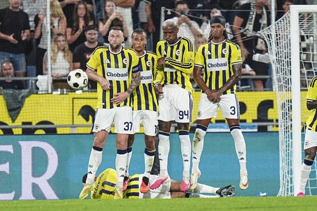Sturm Graz v Fenerbahce - UEFA Champions League GRAZ, AUSTRIA - AUGUST 11: Milan Skriniar (37), Nathan Ake (15), Anderson Talisca (94) and Archie Brown (3) of Fenerbahce during the UEFA Champions League third qualifying round second leg match at Liebenau Stadium on August 11, 2026 in Graz, Austria. Agit Erdi Ulukaya Anadolu Graz Austria. Editorial use only. Please get in touch for any other usage.  Copyright: x2026xAnadoluxAgitxErdixUlukayax