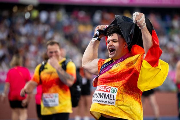 11.08.2026, GBR, Leichtathletik, Europameisterschaft 2026, Abendsession Tag 2, Birmingham Merlin Hummel ( Deutschland ) jubelt über Platz 2 und die Silber Medaille, Hammerwurf Herren, Finale Birmingham Alexander Stadium England Großbritannien *** August 11, 2026, GBR, Track and Field, 2026 European Championships, Evening Session, Day 2, Birmingham Merlin Hummel Germany celebrates second place and the silver medal, Men s Hammer Throw, Final, Alexander Stadium, Birmingham, England, Great Britain Copyright: xNordphoto Memmlerx