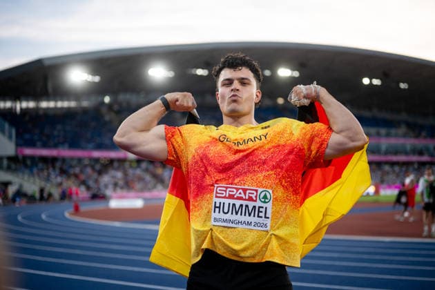 11.08.2026, GBR, Leichtathletik, Europameisterschaft 2026, Abendsession Tag 2, Birmingham Merlin Hummel ( Deutschland ) jubelt über Platz 2 und die Silber Medaille, Hammerwurf Herren, Finale Birmingham Alexander Stadium England Großbritannien *** August 11, 2026, GBR, Track and Field, 2026 European Championships, Evening Session, Day 2, Birmingham Merlin Hummel Germany celebrates second place and the silver medal, Men s Hammer Throw, Final, Alexander Stadium, Birmingham, England, Great Britain Copyright: xNordphoto Memmlerx