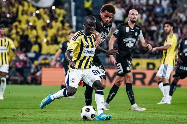 Fussball: Österreich: UEFA Champions League Qualifikation 2026 2027 - 3. Runde, 11.08.2026 - SK Sturm Graz (Österreich) vs. Fenerbahce Istanbul (Türkei) - Merkur Arena (Graz, Österreich); N Golo Kante (Fenerbahce SK), Axel Kayombo (Sturm Graz) *** Soccer Austria UEFA Champions League Qualifying 2026–2027, Round 3, August 11, 2026: SK Sturm Graz (Austria) vs. Fenerbahçe Istanbul (Turkey) at Merkur Arena, Graz, Austria. Goalscorers: Kante (Fenerbahçe) and Axel Kayombo (Sturm Graz) Copyright: xLUKAxKOLANOVICx