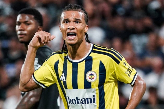 Fussball: Österreich: UEFA Champions League Qualifikation 2026 2027 - 3. Runde, 11.08.2026 - SK Sturm Graz (Österreich) vs. Fenerbahce Istanbul (Türkei) - Merkur Arena (Graz, Österreich); Nathan Ake (Fenerbahce SK) *** Soccer Austria UEFA Champions League Qualifying 2026–2027, Round 3, August 11, 2026, SK Sturm Graz (Austria) vs. Fenerbahçe Istanbul (Turkey), Merkur Arena, Graz, Austria; Nathan Ake, Fenerbahçe SK Copyright: xLUKAxKOLANOVICx