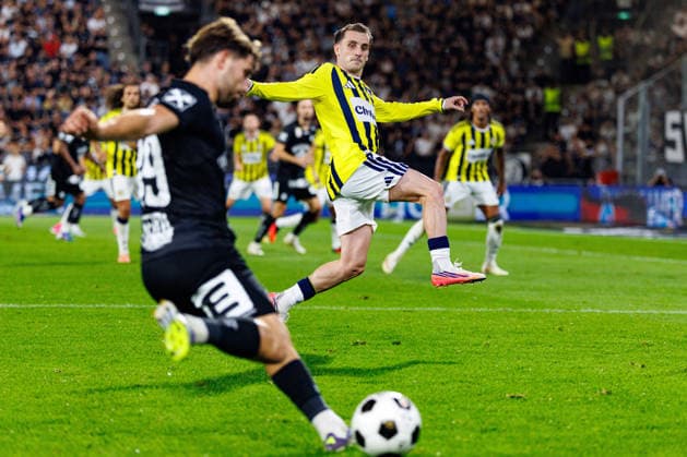 GRAZ, AUSTRIA - 11 AUGUST 2026: Image shows AktürkoÄülu Kerem (Fenerbahce, 9) and Seidl Simon (Sturm Graz, 19) during UEFA Champions League 2026 27 Third Qualifying Round, Second Leg: SK Sturm Graz vs Fenerbahce SK at Stadion Graz Liebenau on 11 08 2026 in Graz, Austria. Austria Copyright: xFröhlichxPascalx