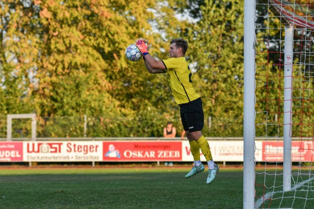 Julian Haefner (FC Rottenburg, 26) hatte ordentlich zu tun FC Rottenburg vs. SV Stuttgarter Kickers ,Fussball, WFV-Pokal, Gruppe 3, 3. Runde, Wuerttemberg, Saison 2026 2027, 11.08.2026, FC Rottenburg vs. SV Stuttgarter Kickers ,Fussball, WFV-Pokal, Gruppe 3, 3. Runde, Wuerttemberg, Saison 2026 2027, 11.08.2026 Rottenburg am Neckar *** Julian Haefner of FC Rottenburg, 26, had his hands full: FC Rottenburg vs. SV Stuttgarter Kickers, Soccer, WFV Cup, Group 3, Round 3, Württemberg, 2026–2027 Season, August 11, 2026, FC Rottenburg vs. SV Stuttgarter Kickers, Soccer, WFV Cup, Group 3, Round 3, Württemberg, 2026–2027 Season, August 11, 2026, Rottenburg am Neckar Copyright: xEibner-Pressefoto RalphxKunzex EP_RKE