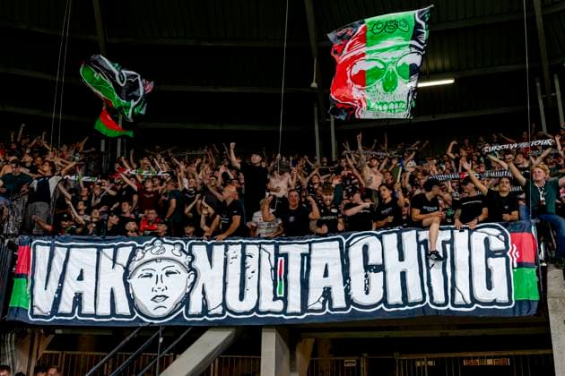 NIJMEGEN - Supporters of N.E.C. Nijmegen tijdens de Champions League wedstrijd tussen N.E.C. en Olympiacos in Stadion de Goffert op 11 augustus 2026 in Nijmegen , Nederland. - *** NIJMEGEN Supporters of NEC Nijmegen during the Champions League match between NEC and Olympiacos at De Goffert Stadium on August 11, 2026, in Nijmegen, the Netherlands