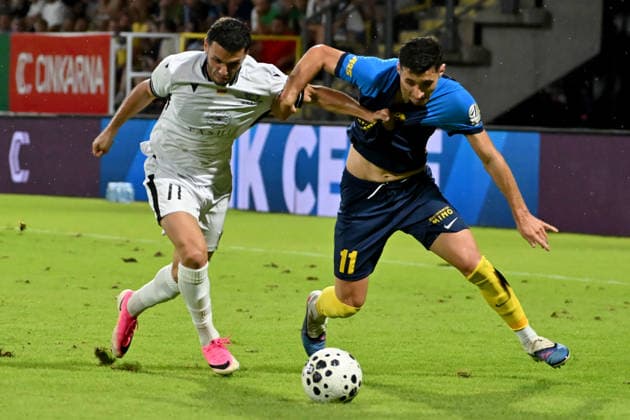 CELJE; SLOVENIA - ARMENIA 11: Milot Avdyli of Celje (R) in action against Artur Serobyan of Ararat-Armenia (L) during the UEFA Champions League QR-3 second match between Celje (Slovenia) and Ararat-Armenia (Armenia) at Stadion Celje, Celje on August 11, 2026 in Celje, Slovenia. (Photo by Igor Kupljenik Sports Press Photo).  Copyright: xIgorxKupljenikx xSPPx Sportspressphoto_SPR204352