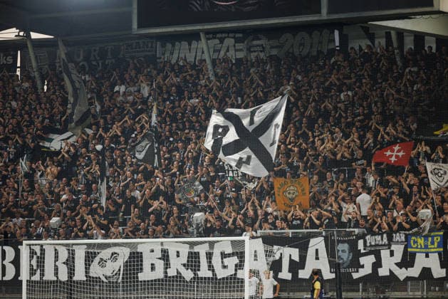 Sturm fans seen during UEFA Champions League third round qualifying game between teams of SK Sturm Graz and Fenerbahce SK (Maciej Rogowski Ball Raw Images) Graz Dalymount Park Austria Copyright: xMaciejxRogowskix sturmfenerbahce2627_1-53