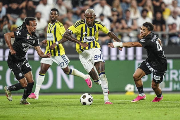 Sturm Graz v Fenerbahce - UEFA Champions League GRAZ, AUSTRIA - AUGUST 11: Jacob Peter Hodl (R) of Sturm Graz in action against Anderson Talisca (94) of Fenerbahce during the UEFA Champions League third qualifying round second-leg match between Sturm Graz and Fenerbahce at Liebenau Stadium in Graz, Austria on August 11, 2026. Agit Erdi Ulukaya Anadolu Graz Austria. Editorial use only. Please get in touch for any other usage.  Copyright: x2026xAnadoluxAgitxErdixUlukayax