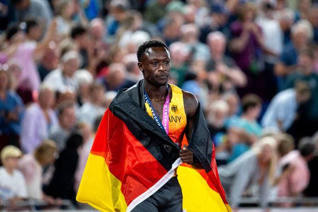 11.08.2026, GBR, Leichtathletik, Europameisterschaft 2026, Abendsession Tag 2, Birmingham Owen Ansah ( Deutschland ) freut sich über Platz 3 und die Bronze Medaille, 100 Meter Sprint Herren, Finale Birmingham Alexander Stadium England Großbritannien *** August 11, 2026, GBR, Track and Field, 2026 European Championships, Evening Session, Day 2, Birmingham: Owen Ansah of Germany celebrates his third-place finish and bronze medal in the men’s 100-meter dash final at Alexander Stadium in Birmingham, England, United Kingdom Copyright: xNordphoto Memmlerx