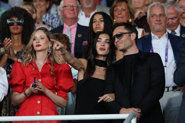 Sport Bilder des Tages #2 von rechts, Ed Westwick mit Amy Jackson, Anna Hiltrop, Gäste von Hermann Bühlbecker , Eröffnungsfeier , Opening ceremony , AACHEN - FEI World Championships 2026, Weltfest des Pferdesports, Reitsport Weltmeisterschaft 2026, Aachen 2026, Welcome Home 2026, Aachener Soers, 11. bis 23. August 2026, Reitsport, 11.08.2026, Aachen Aachener Soers Deutschland *** From the right: Ed Westwick with Amy Jackson, Anna Hiltrop, guests of Hermann Bühlbecker, opening ceremony, AACHEN FEI World Championships 2026, World Equestrian Festival, 2026 World Equestrian Games, Aachen 2026, Welcome Home 2026, Aachen Soers, August 11–23, 2026, Equestrian Sports, August 11, 2026, Aachen Soers, Germany