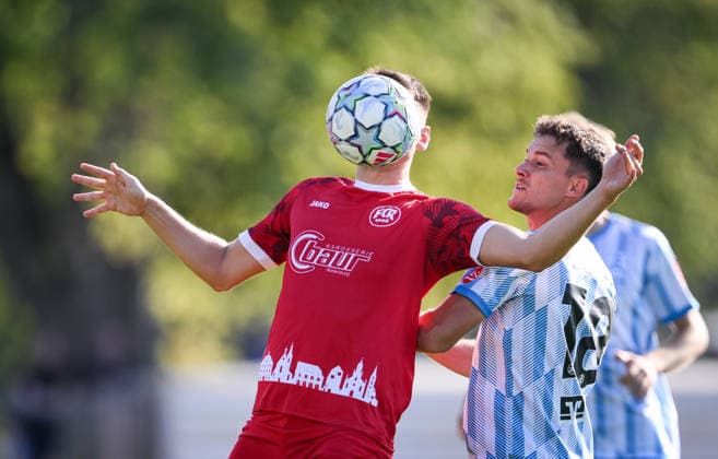 Sport Bilder des Tages #2 Fussball WFV Pokal 2026 2027 3. Runde 11.08.2026 FC Rottenburg - SV Stuttgarter Kickers Aaron Leyhr (li, FC Rottenburg) mit Ball vor dem Kopf gegen Maximilian Zaiser (re, Kickers) *** Soccer WFV Cup 2026–2027, Round 3, August 11, 2026: FC Rottenburg vs. SV Stuttgarter Kickers. Aaron Leyhr (left), FC Rottenburg, with the ball in front of his head, against Maximilian Zaiser (right), Kickers